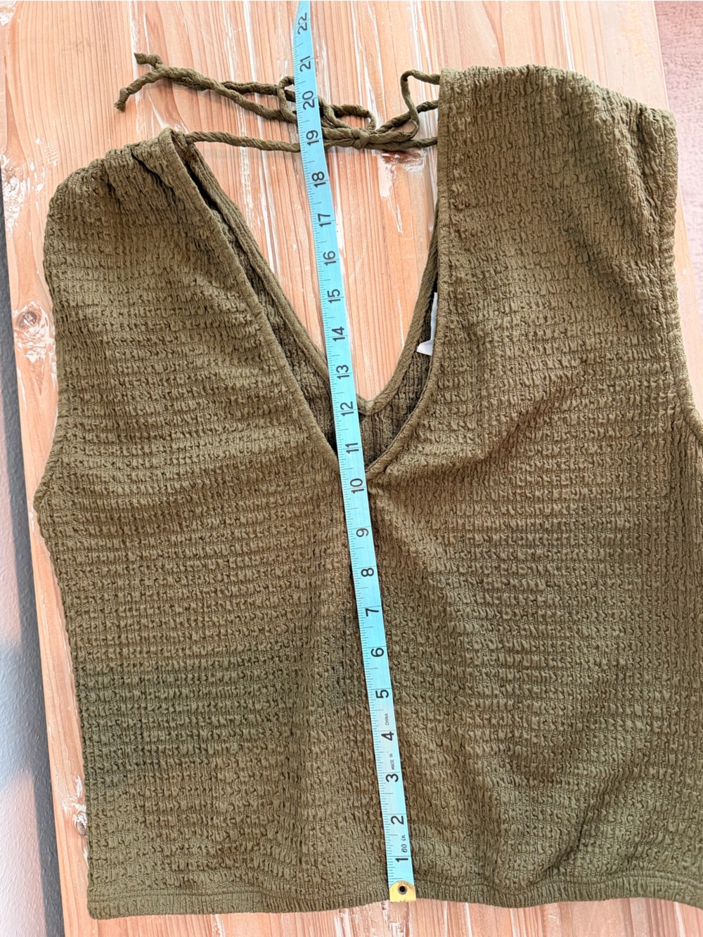 NWT Evereve Savanna Pucker V-Neck Tie Back Textured Top in Olive (Size XS) - Picture 13 of 13